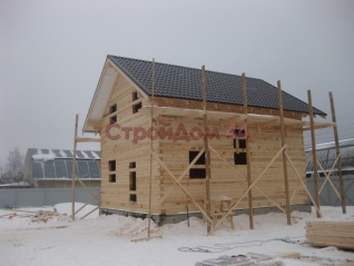 Дома из проф.бруса 145х145 мм размером 8х8 м построенный в январе 2015г.в г. Чехов Московской обл