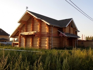 Дом из бревна размером 10х14 м построенный в марте 2015г. в Раменском р-не